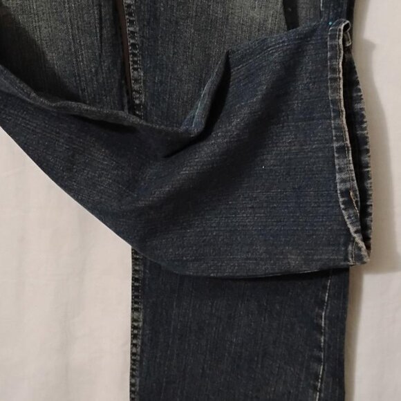 NEW-NWT- Wrangler- 36"x32" Relaxed Fit- WASHED RIPPED DENIM DARK BLUE STYLE - Picture 5 of 13